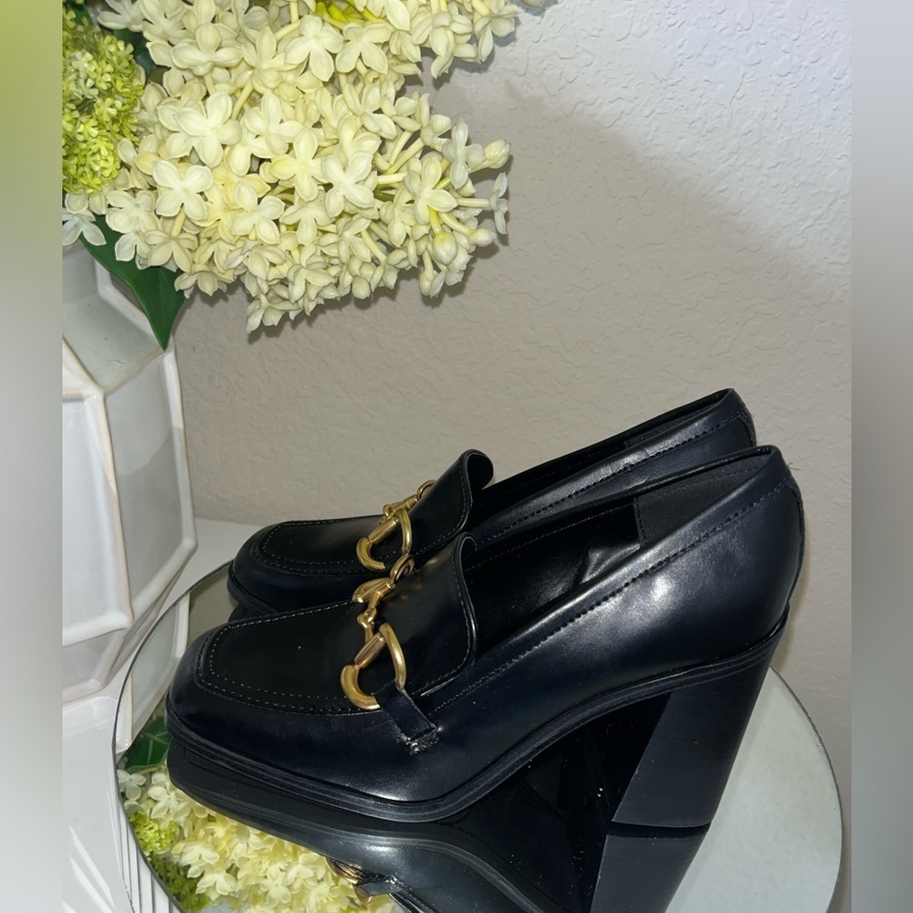 Marc Fisher Women's Harlae Pump, black with goldtone hardware - Picture 6 of 10